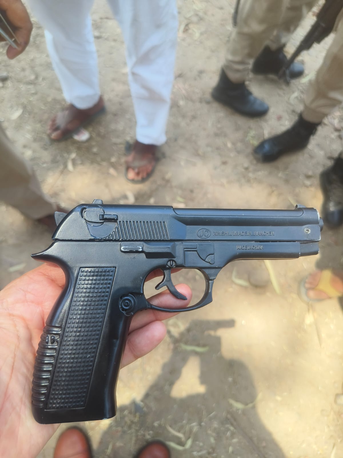 'Samba Police recovered a Chinese pistol from a Chevrolet Beat car'